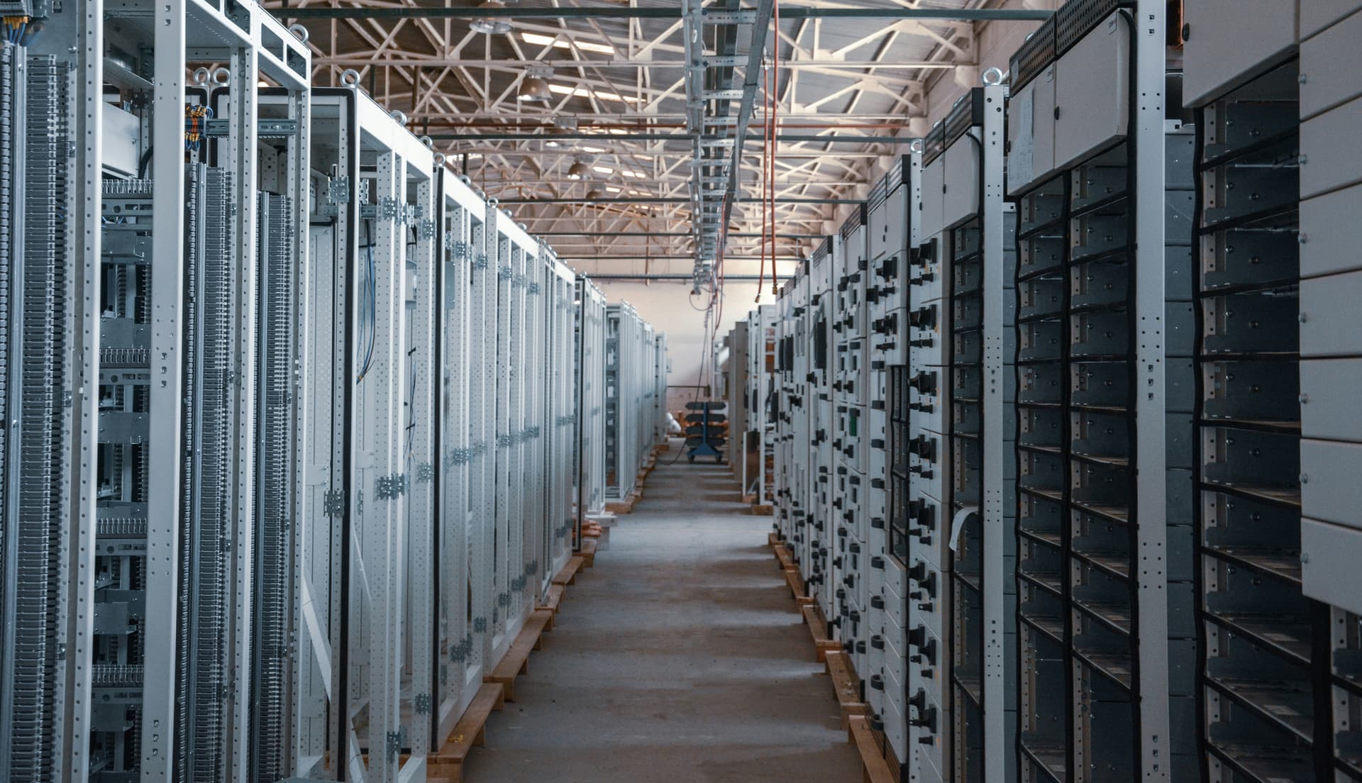 Large Scale Data Center Infrastructure
